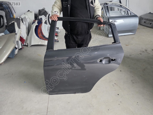 SUBARU XV GRİ SOL ARKA KAPI ORJINAL