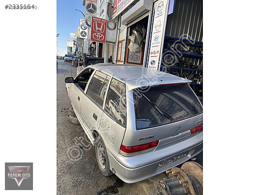 SUZUKİ SWİFT MACAR BAGAJ KAPAĞI