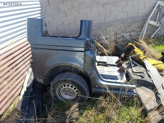 Volkswagen Caddy sağ arka çamurluk