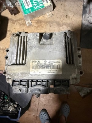 Trafic 2 motor beyni 8200311550
