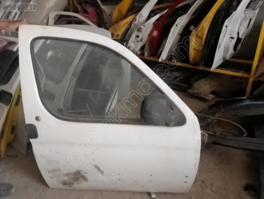 Renault Kangoo sağ kapı dolu