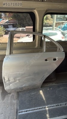Mercedes c seri w205 sol arka kapı