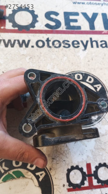 Toyota corolla d4-d termostat gövdesi