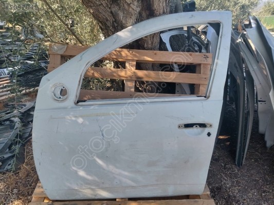 DACİA DUSTER ÇIKMA SOL ÖN KAPI