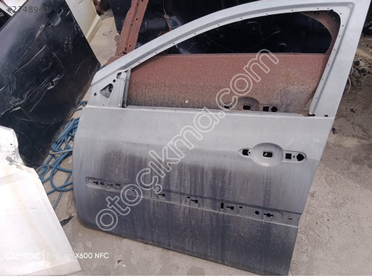Renault clio sol ön kapı çıkma yedek parça