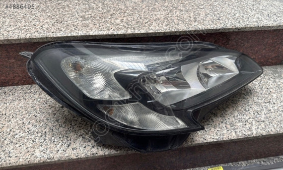 Opel Corsa E Sağ Far Orjinal Çıkma