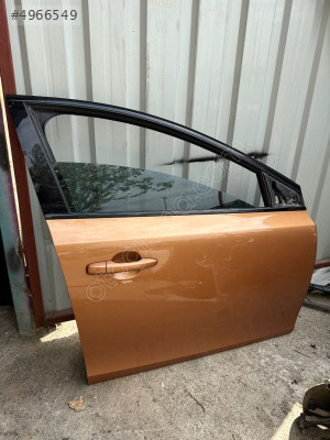 VOLVO V40 ÇIKMA SAĞ ÖN KAPI