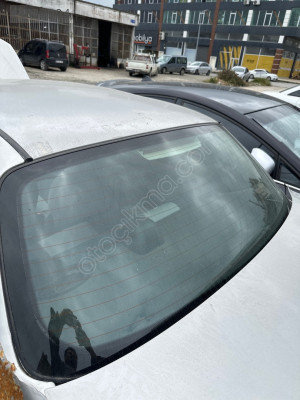 Fiat Albea arka cam bagaj camı