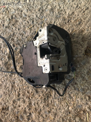 Citroen c5 sağ arka kapı kilidi çıkma
