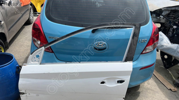 HYUNDAİ İ20 SOL ÖN KAPI ORİJİNAL ÇIKMA