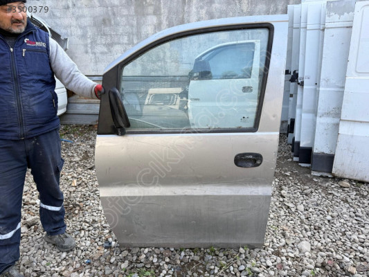 HYUNDAİ STAREX SOL ÖN KAPI DÖŞEMESİ 2.ÜRÜN ORJİNAL