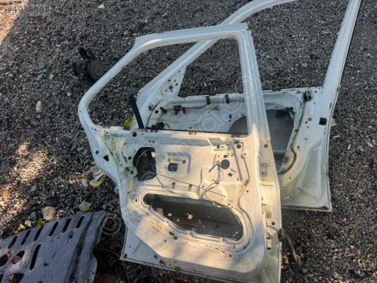 Bmw E34 Sol Arka Kapı