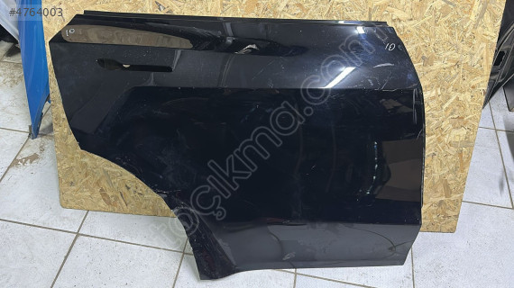 TESLA MODEL Y KAPI SAĞ ARKA
