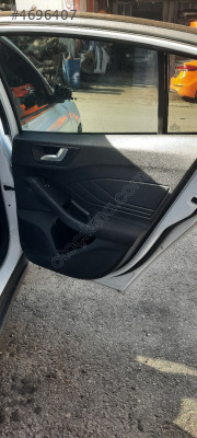 FORD FOCUS 4 ÇIKMA ORİJİNAL SAĞ ARKA KAPI DÖŞEMESİ