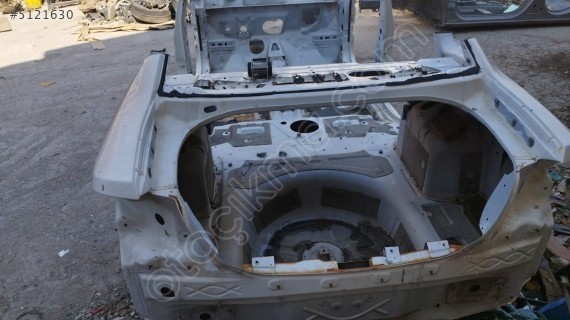 fiat linea 2015 arka sol çamurluk