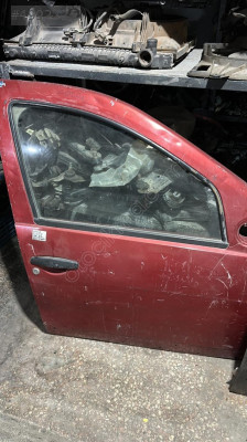 DACİA DUSTER SAĞ ÖN KAPI DOLU ORJİNAL ÇIKMA TEMİZ