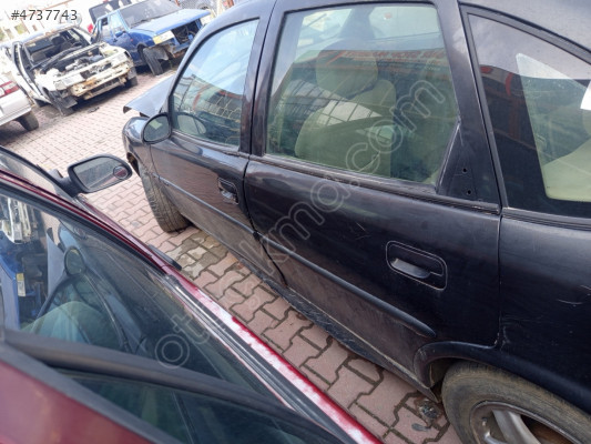 Opel Vectra B CD sol arka kapı