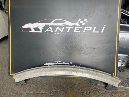 AUDİ Q7 ARKA TAMPON DEMİRİ ÇIKMA