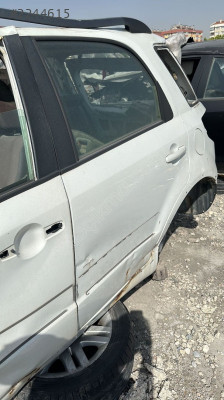 Suzuki sx4 sol arka kapı