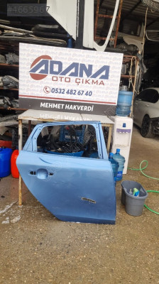 Volvo v40 model 2014 sag arka kapı