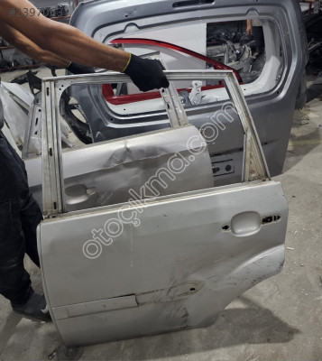 2004/2008 FORD FİESTA SOL ARKA KAPI ORJİNAL LOKALLİK