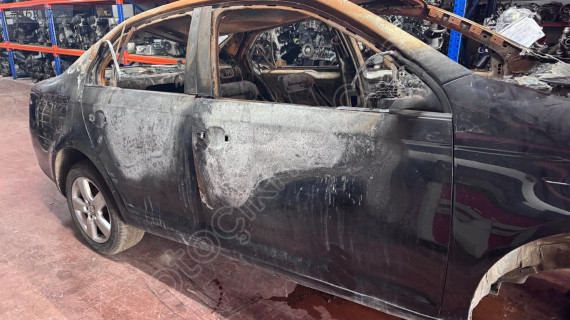 VOLKSWAGEN JETTA SAĞ ÖN KAPI 2006-10