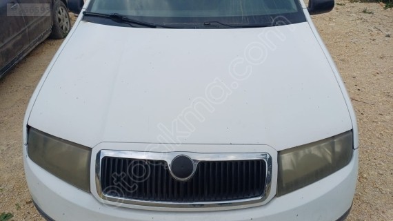 2005 skoda fabia ön kaput