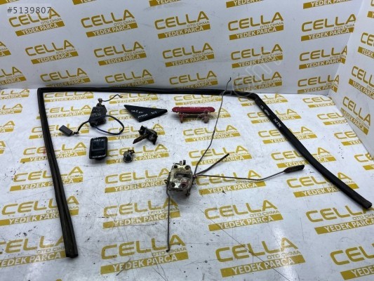 MAZDA 323 SAĞ ÖN KAPI CAM FİTİLİ