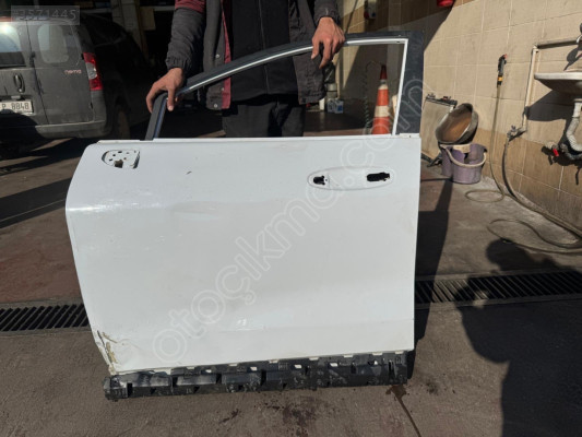 FORD PUMA BEYAZ SOL ÖN KAPI ORJINAL LOKALLIK