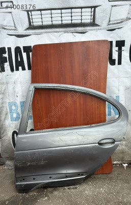 RENAULT MEGANE 1 SOL ARKA KAPI