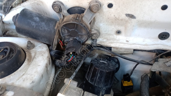 hyundai accent silecek motoru