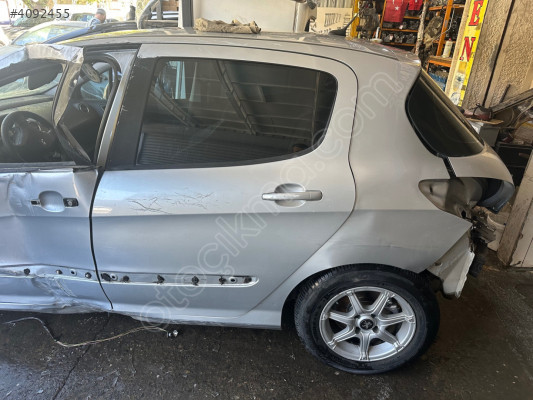 Peugeot 308 arka Dingil çıkma