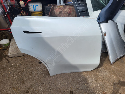 Tesla model y Orjinal çıkma sağ arka kapı