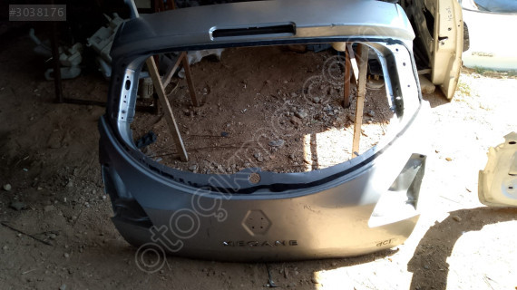 Renault Megane bagaj kapağı