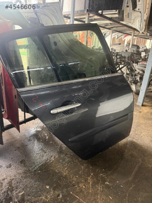 RENAULT MEGAN 2 HB SAĞ ARKA KAPI