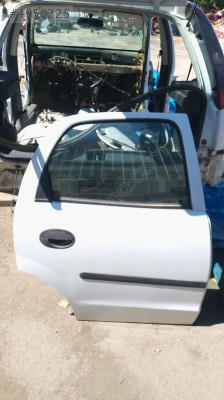 OPEL CORSA C SAĞ ARKA KAPI