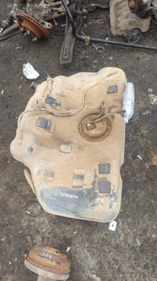 Nissan primera yakıt deposu