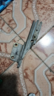 Mazda 626 kaput menteşesi