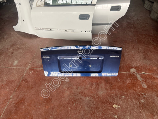 Opel astra sedan bagaj  kapağı