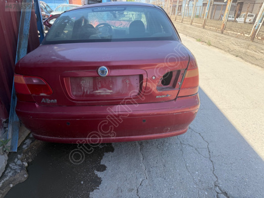 Fiat Albea bagaj kapağı