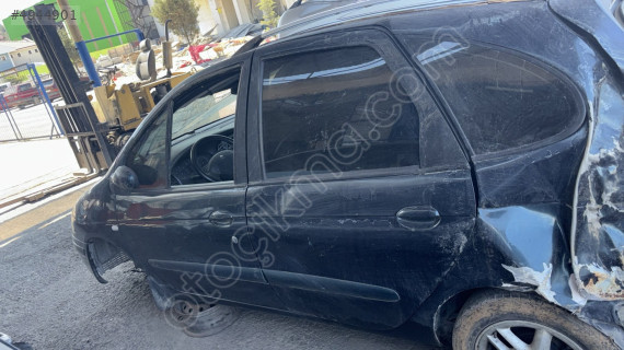 RENAULT SCENİC 1 ÇIKMA ORİJİNAL SOL ÖN ARKA KAPI