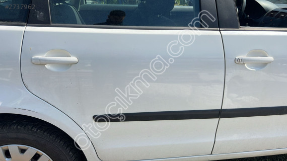 VW POLO 02-05 SAĞ ARKA KAPI