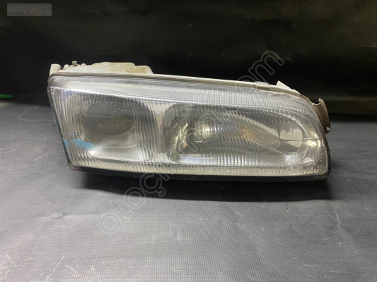 Mazda 626 sağ far  far camı