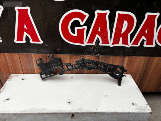 Opel Combo E Ön Tampon Braketi  9856007380