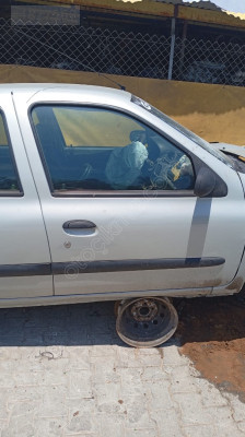 Renault clion2 sağ ön kapı