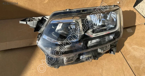 Citroen Berlingo sol ön far