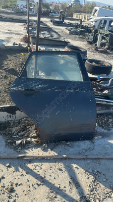 SUBARU İMPREZA KAPI CAMI