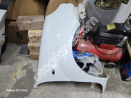 Renault Kangoo sağ ön çamurluk