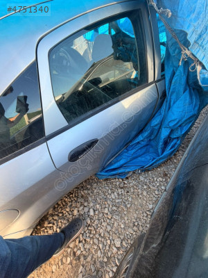Fiat Linea sağ arka kapı