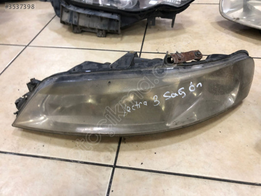 OPEL VECTRA B SAĞ FAR
